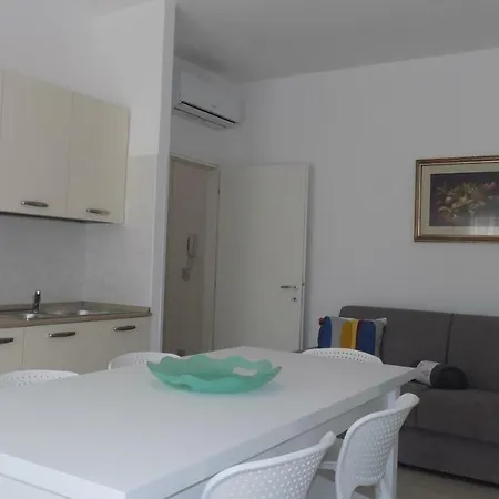 Excelent Two-rooms 아파트